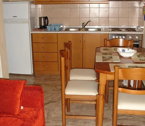 Bozikis & Apartamento *