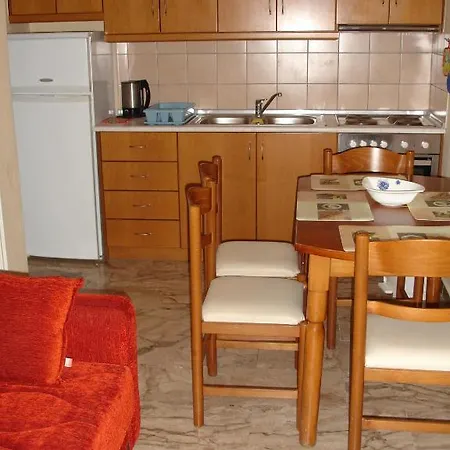 Bozikis & Studios شقة *